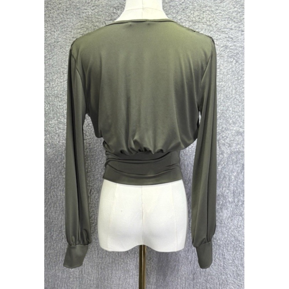 21‎ Saints Women's Medium Green Long Sleeve Cropped Top Deep V Neck - Picture 3 of 10